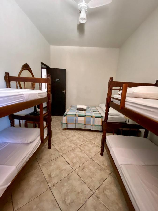 Quarto Duplo com Banheiro Compartilhado